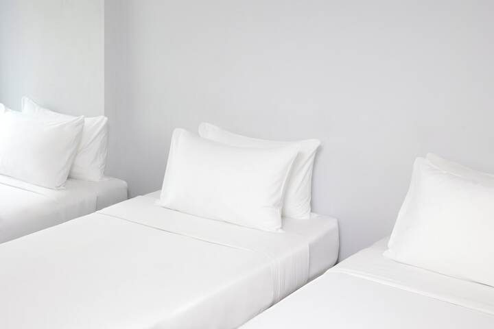 Room 5 of 33