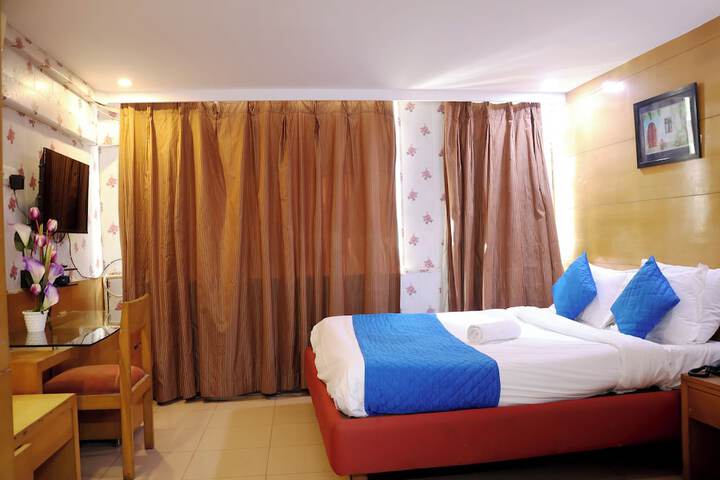 Room 9 of 14