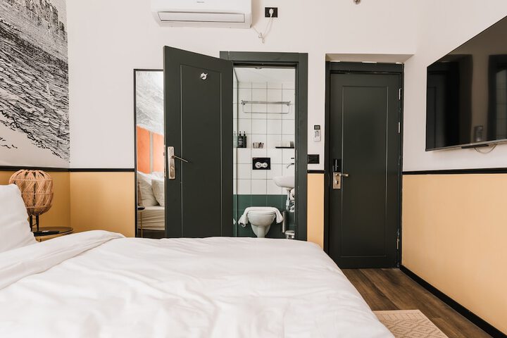 Room 35 of 58