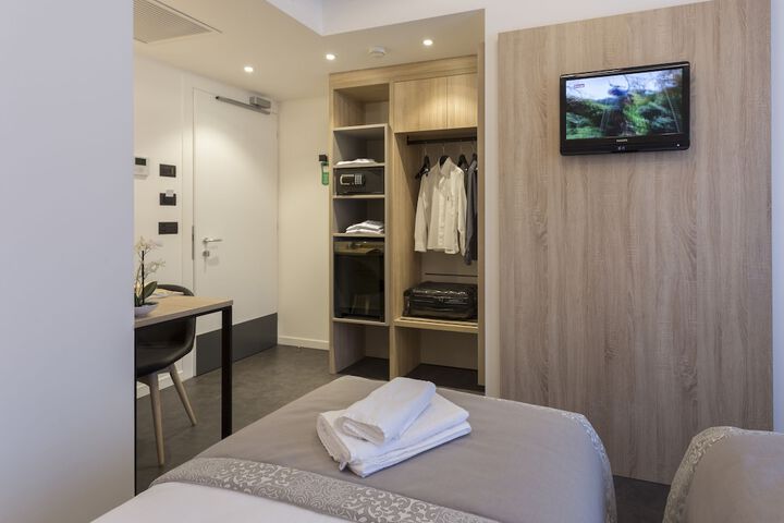Room 15 of 50