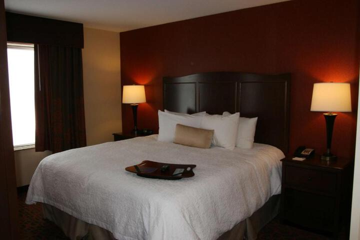 1 King Bed (1 of 15)
