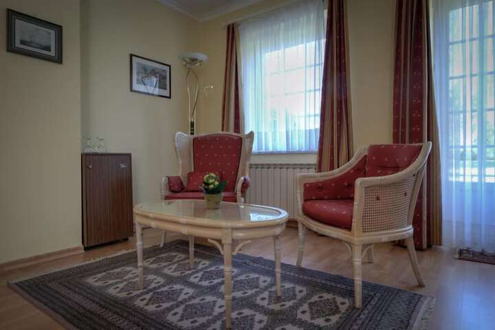 Room 19 of 39