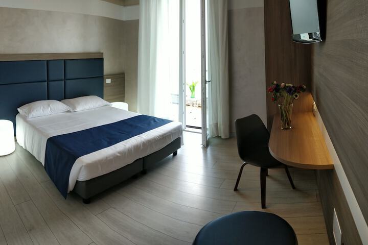 Room 4 of 38
