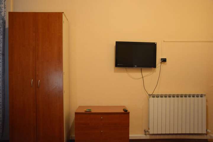 Room 7 of 10