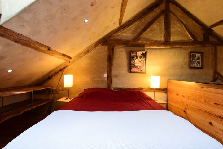 Room 2 of 52