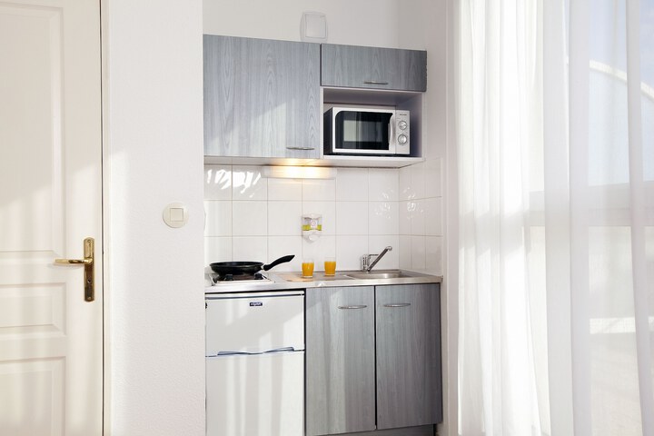 Room 28 of 47