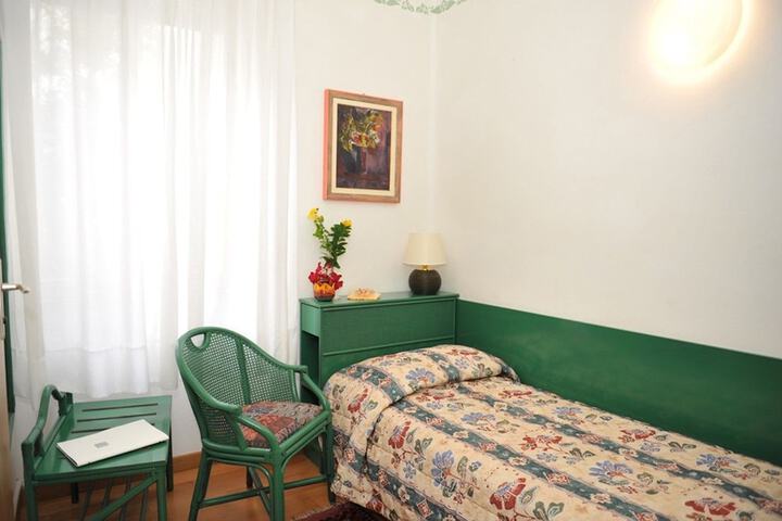 Room 10 of 44