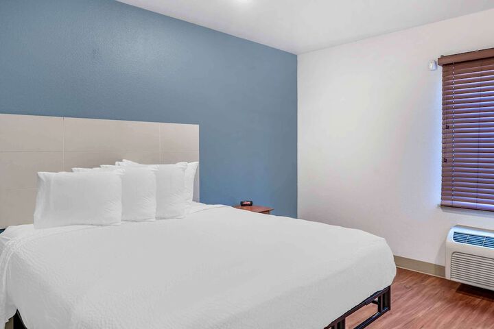 Standard Studio 1 Queen Bed (10 of 10)