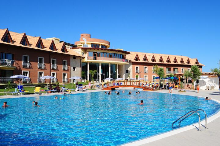 Pool Hotel
