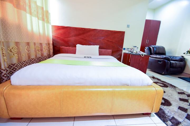 Room 14 of 37