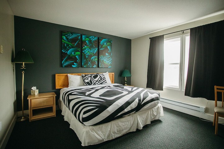 Room 8 of 30
