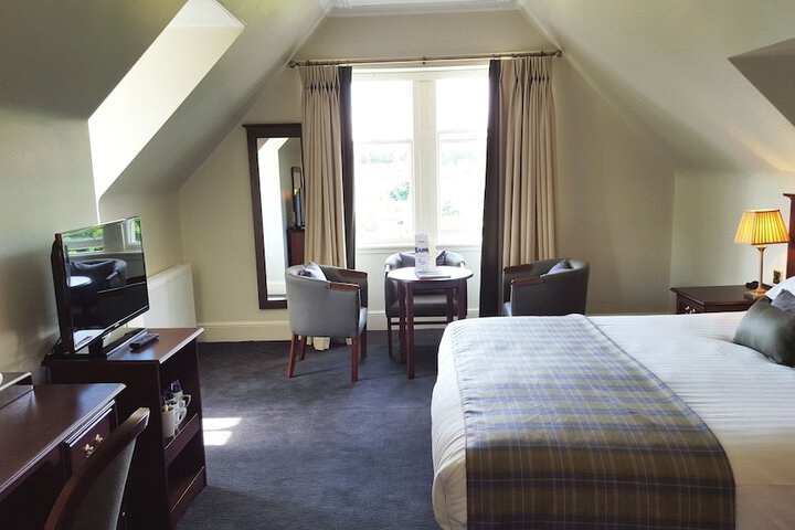 Room 52 of 153