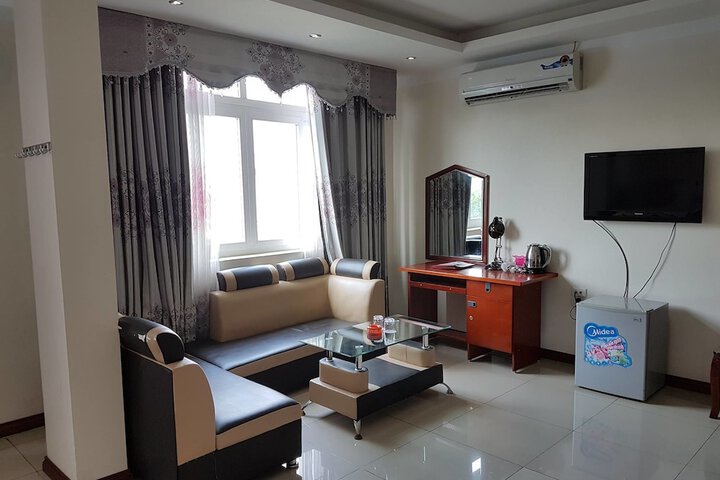 Room 13 of 37