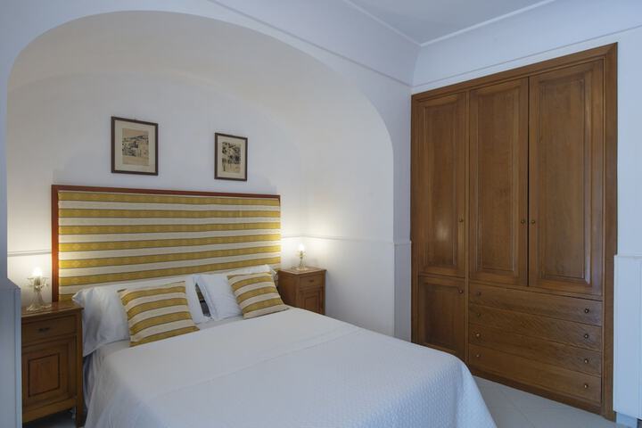 Room 26 of 70
