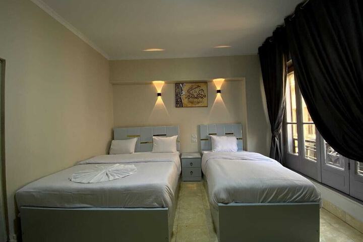 Room 12 of 16