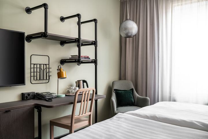 Room 6 of 49