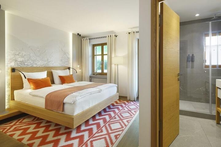 Room 28 of 140