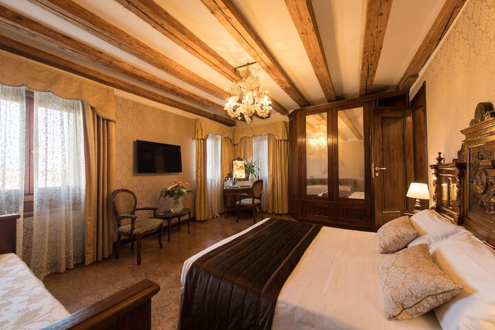 Room 9 of 41