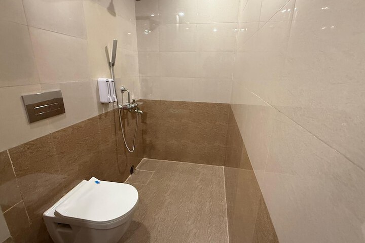 Room 15 of 22