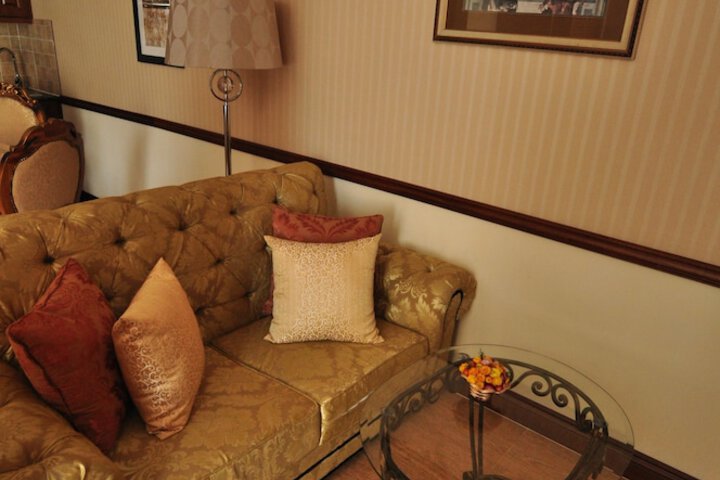 Room 30 of 50