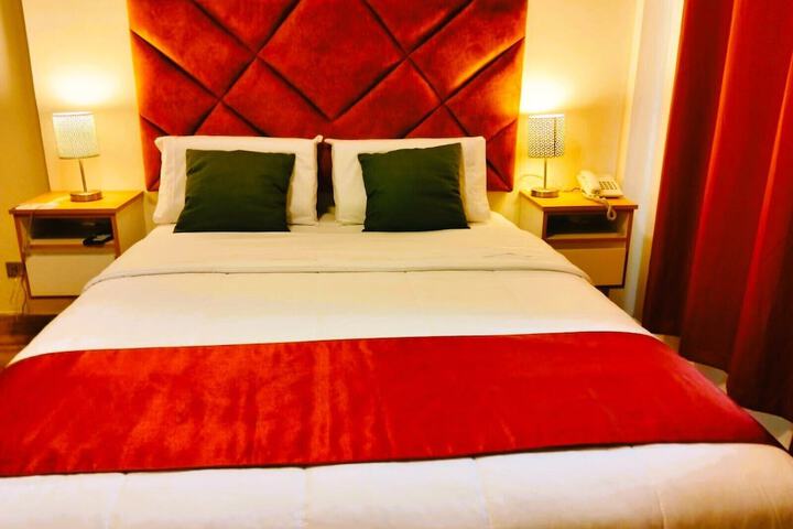 Room 185 of 284