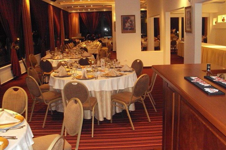 Dining 39 of 81