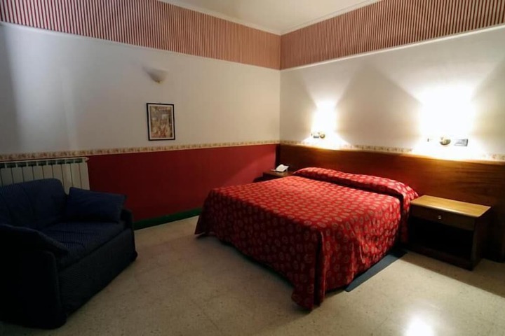 Room 24 of 59