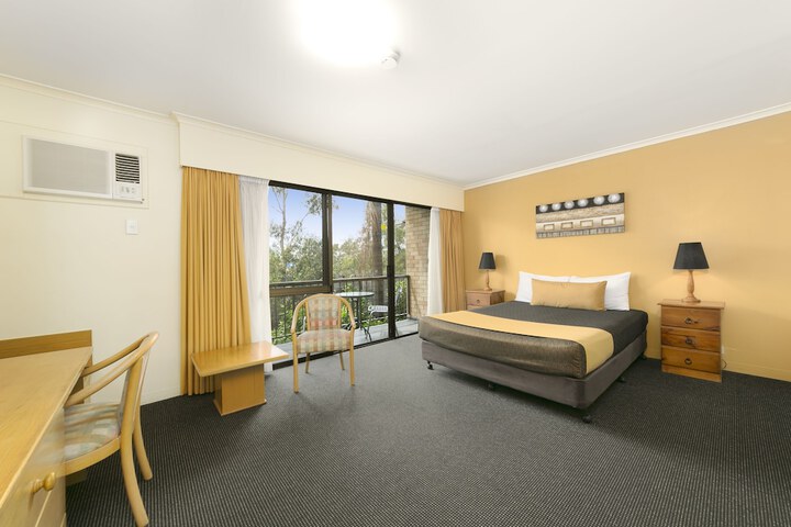 Room 5 of 23