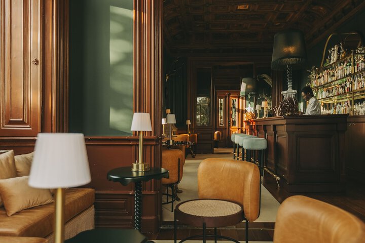Lounge 207 of 245