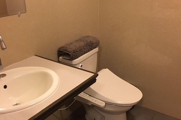 Room 21 of 40