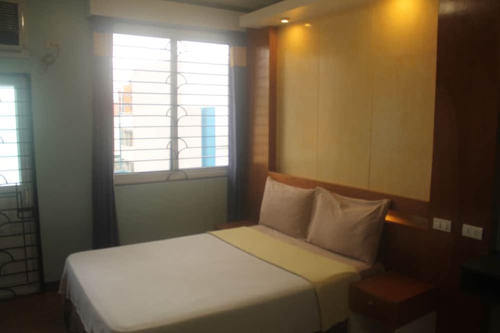 Room 18 of 88