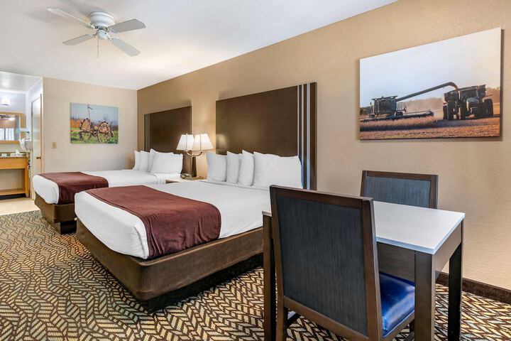 Business Plus 2 Queen Beds (1 of 7)