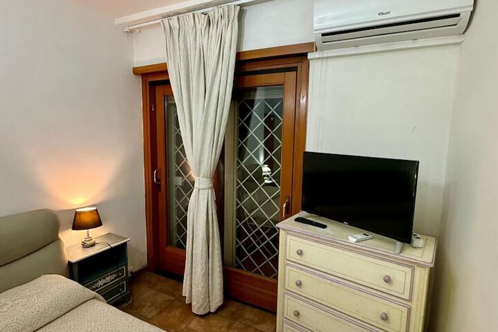 Room 13 of 29