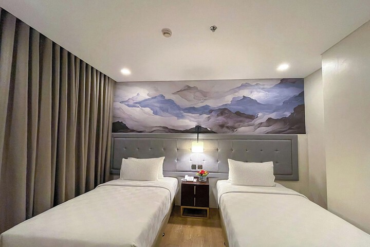 Room 45 of 130
