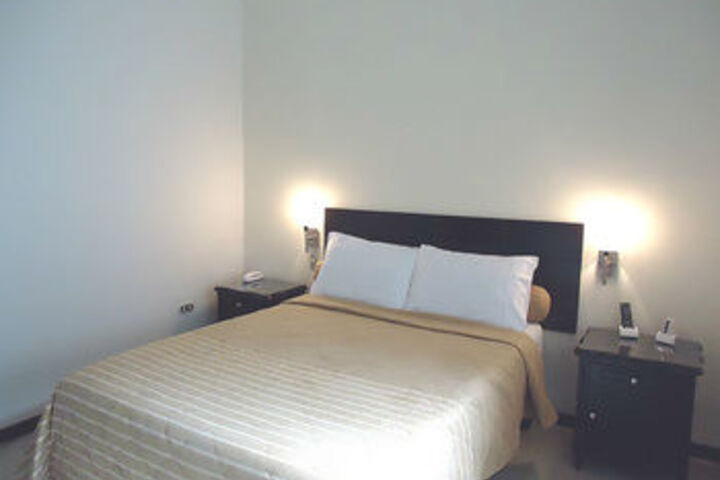 Room 5 of 23