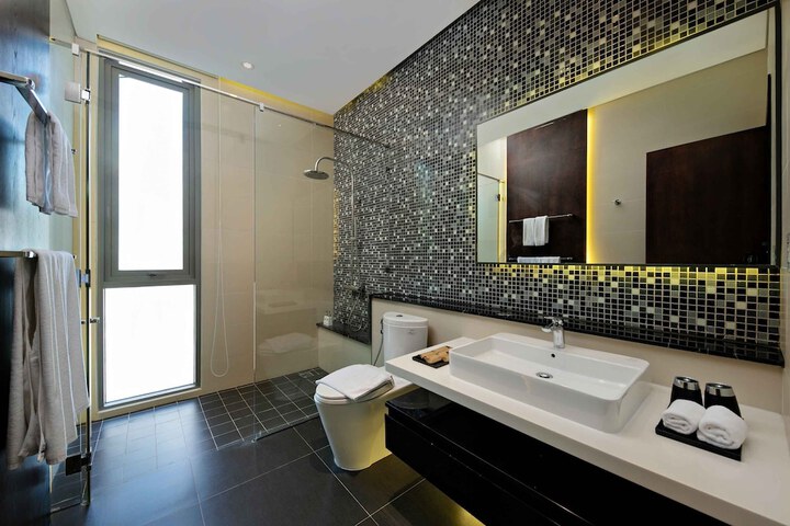 Room 195 of 246