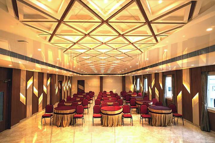 Dining 39 of 51