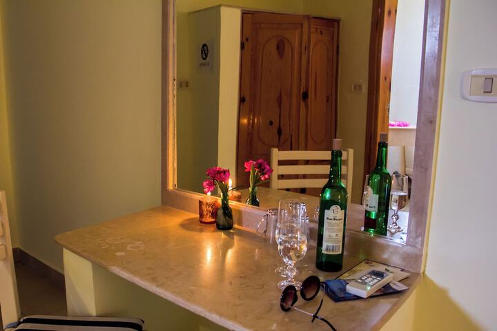 Room 14 of 87