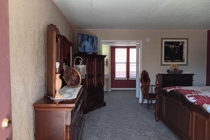 Room 11 of 24