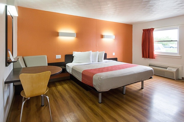 Room 18 of 31