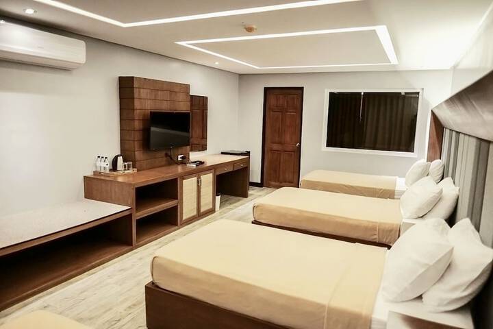 Room 3 of 32
