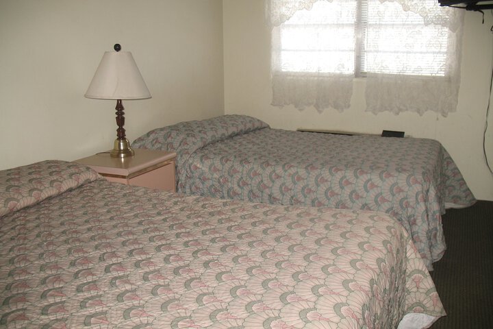 Room 8 of 14