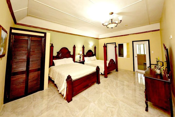 Room 8 of 40