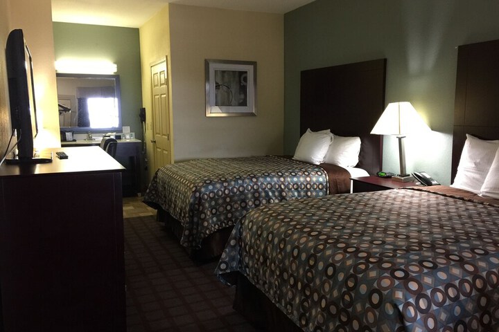 Room 11 of 40