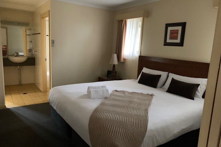Room 28 of 52