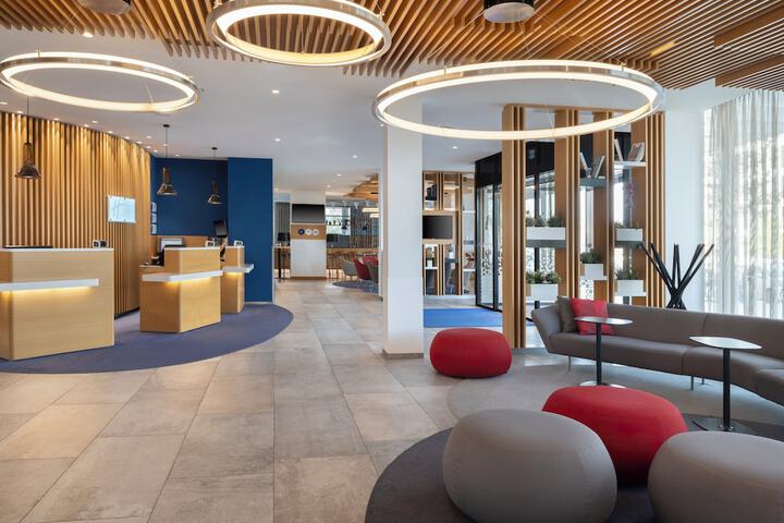 Guest Lobby