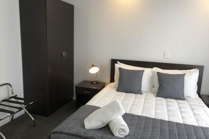 Room 9 of 40