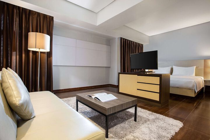 Room 9 of 42