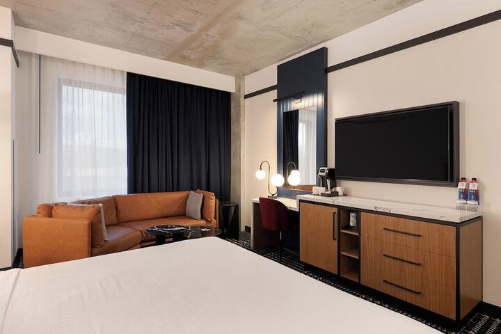 Room 14 of 35