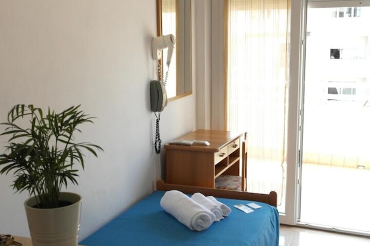 Room 12 of 46